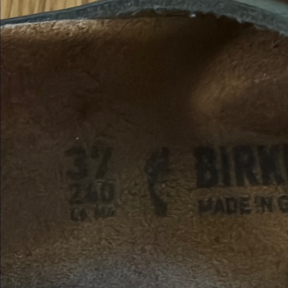 Birkenstock sz 6 vegan faux leather Camouflage Sandals great pre owned condition - Picture 4 of 7